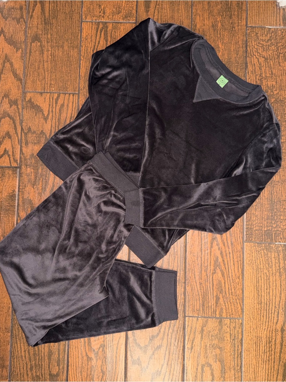 Honeydew USA Dark Gray Long Sleeve Velour Top & Jogger Set